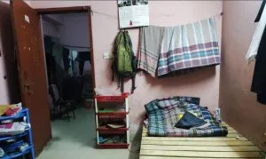 ১ জন রুমমেট অবশ্যক