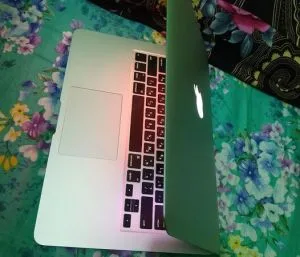 Apple mackbook air