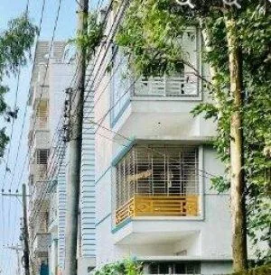 Flat house