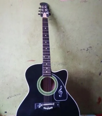 গিটার  বিক্রি