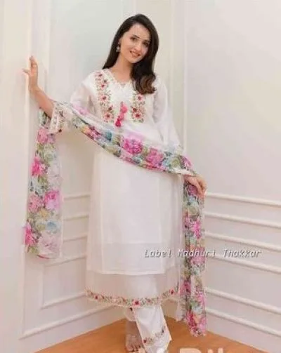 সালোয়ার কামিজ ও কুর্তি