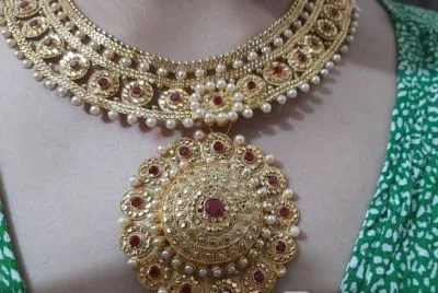 নেকলেস