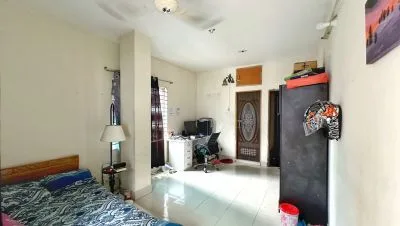 To let only for male bachelor urgent post