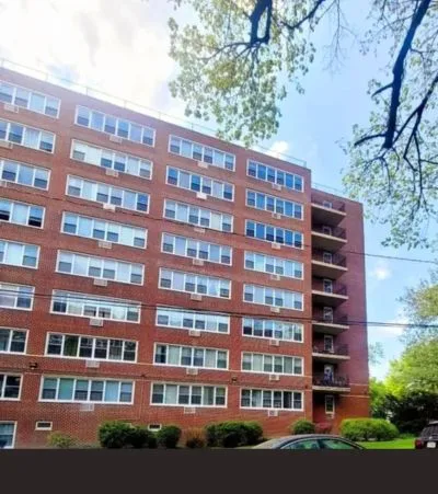 Large studio for rent  highland ave