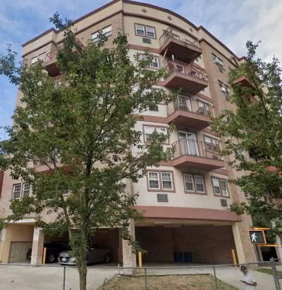 House for rent briarwood  to e/f train