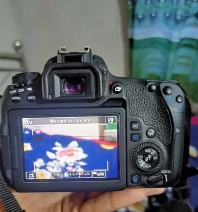 Canon 77d for sale in Kazla