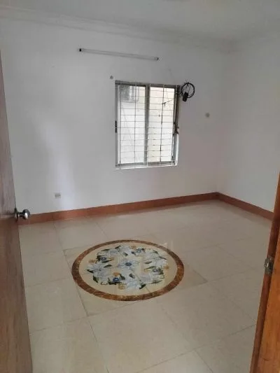 To let at Maghbazar flat