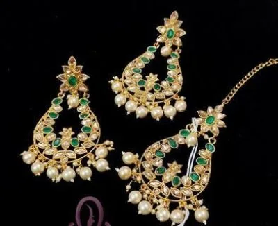 Earrings for sale in Halishahar