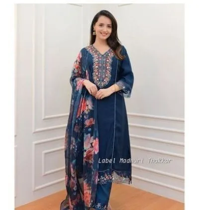 VIP Linen Kameez Set for sale