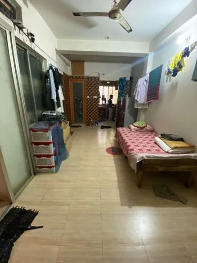 ডাইনিং স্পেসে একটি সিট ভাড়া হবে