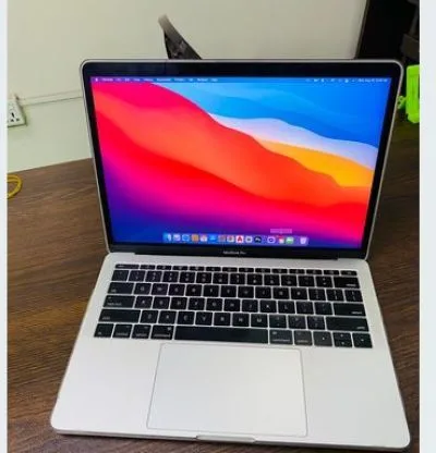 Macbook pro 2017 (13 inch)