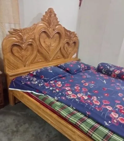 আকাশ মনি কাঠের খাট বিক্রয় করবো