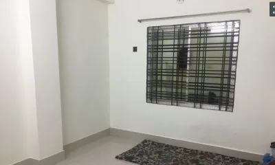 এক রুম সাবলেট দেয়া হবে।