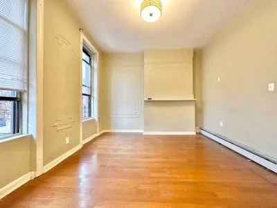 GORGEOUS 2 BED 1 BATH FOR RENT