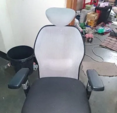 একটি অফিস চেয়ার বিক্রি হবে