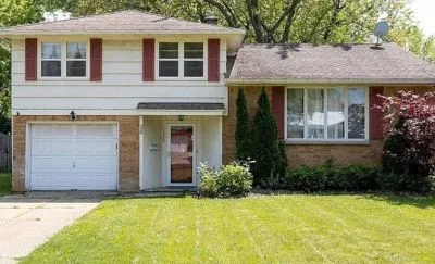 3 beds  2 baths house for rent