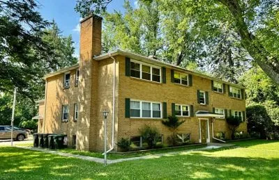 2 beds  1 baths house for rent