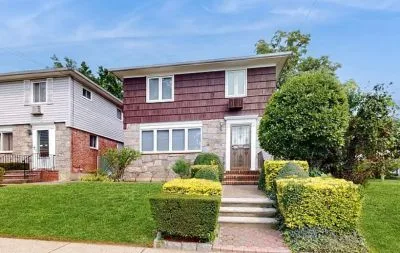 3 beds  2 baths 2,000 sqft House for Sale