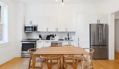 Furnished Rooms at Common Robinson