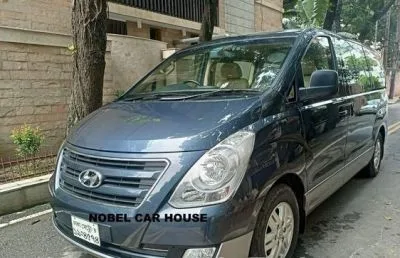 Hyundai H1 (Sunroof,12 Seat) 2017