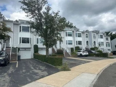3 Beds 2.5 Baths house for Sale
