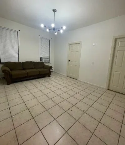 3 beds 1 baths house for rent