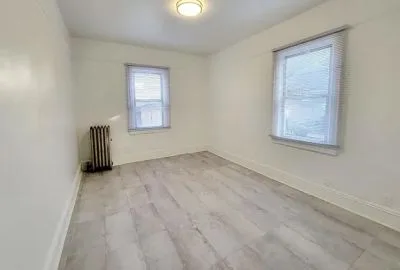 1 beds  1 baths house for rent