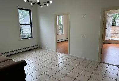 3 beds  1 baths house for rent