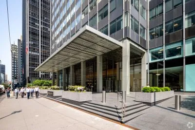 4-star retail space available in new york
