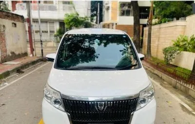 Toyota Esquire Octane 2014