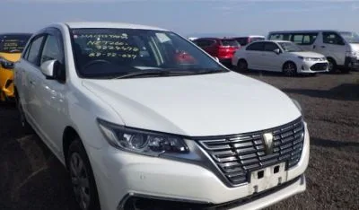 Toyota Premio FL LED Pearl 2019