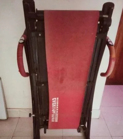 ম্যানুয়াল ট্রেডমিল বিক্রয় হবে..