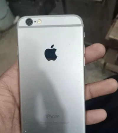 Apple iPhone 6 Plus 76% bettry health