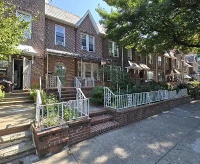 2 beds  2 baths 1,000 sqft Apartment for Rent