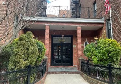 1 beds  1 baths House for Rent