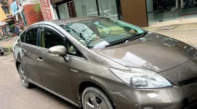 Toyota Prius HYBRIDE .OCTANE 2013