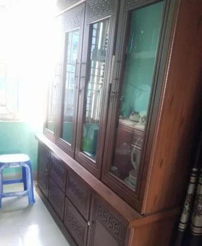 Showcases sell