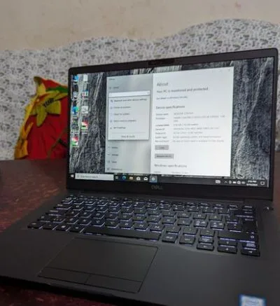 Dell Latitude 7400 laptop