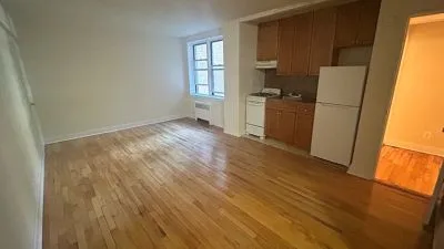 1 beds  1 baths 500 sqft House for Rent