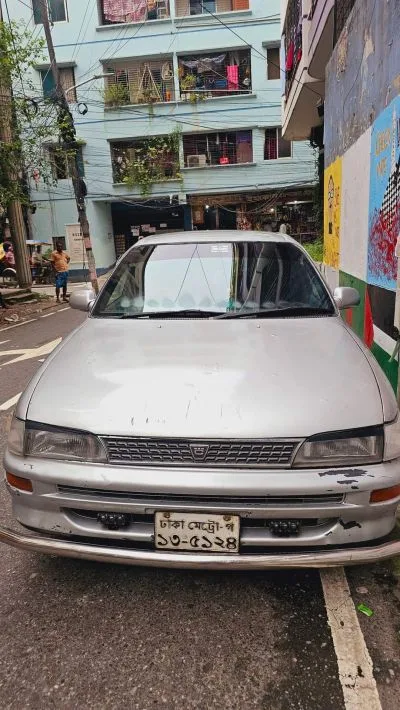 Toyota 100 SE Limited Car
