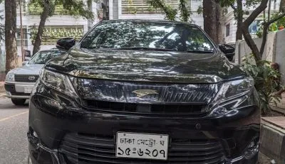 Toyota Harrier . 2013