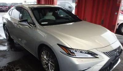 Lexus ES 300 Version L BAIGE 2019