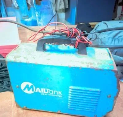 ওয়েল্ডিং মেশিন 305 V