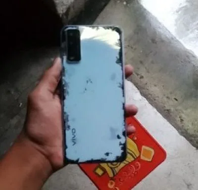 Vivo Y20i.