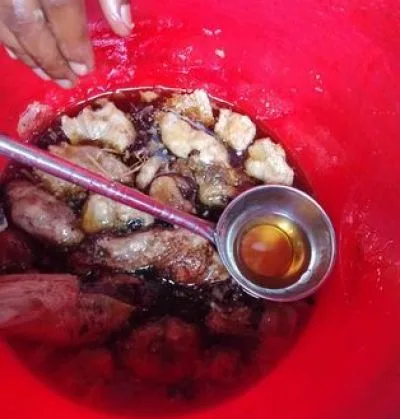 মধু ও ঘি বিক্রি করবো