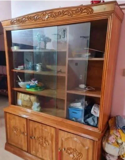 শোকেস সেগুন কাঠের তৈরি