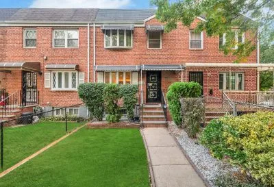 3 beds  2 baths 1,300 sqft House for Rent