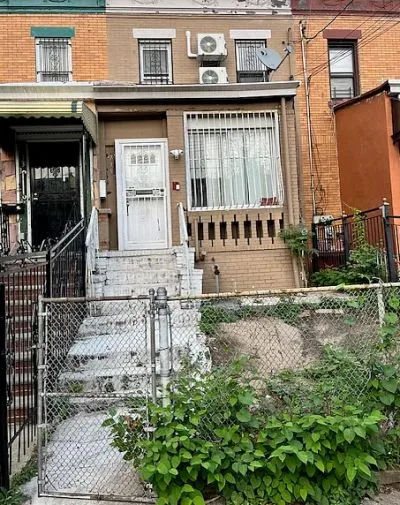 3 beds  2 baths Apartment for Rent