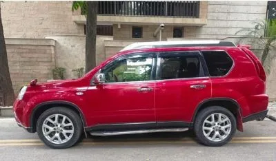Nissan X-Trail (Sunroof) 2012