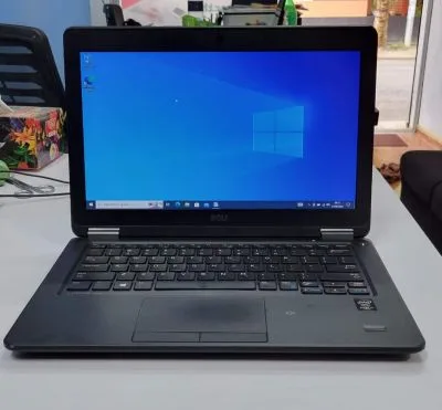 DELL Latitude E7250 Laptop